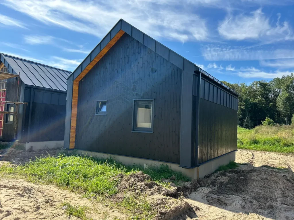 dom_prefabrykowany_z_poddaszem_uzytkowym_cozy_cottage_realizacja_2